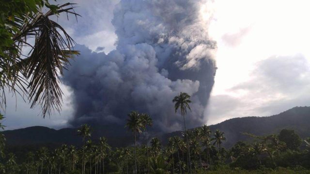 Bulusan Volcano Eruption this Afternoon