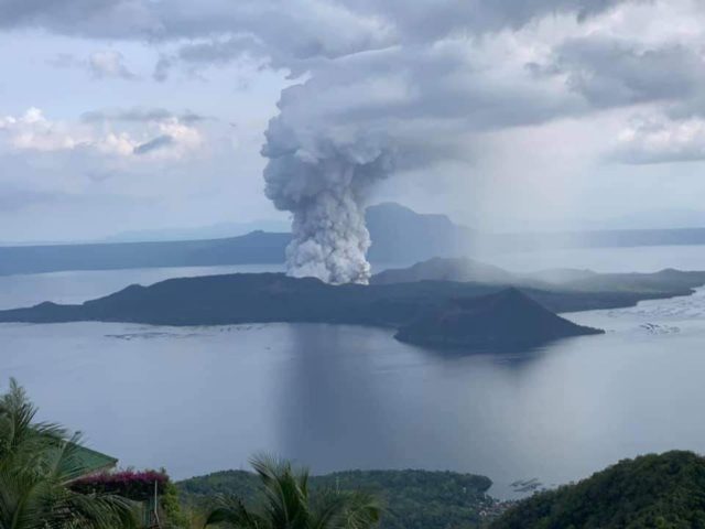 Taal Volcano Booooom! Philippines' lowest Volcano cooks
