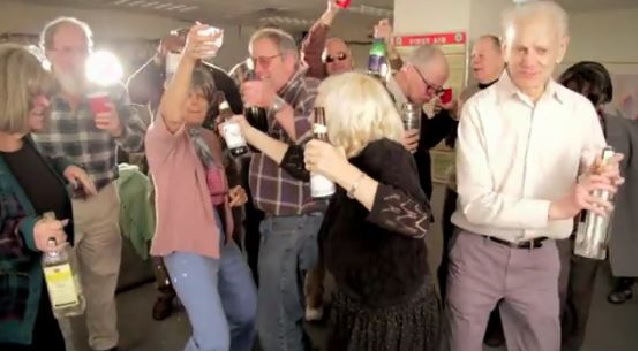 old-people-partying-640x600