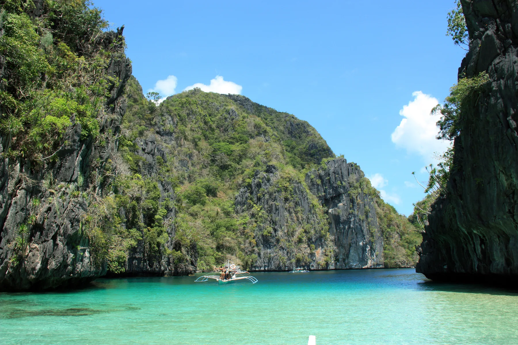 Limestone cliffs and lagoon in Palawan